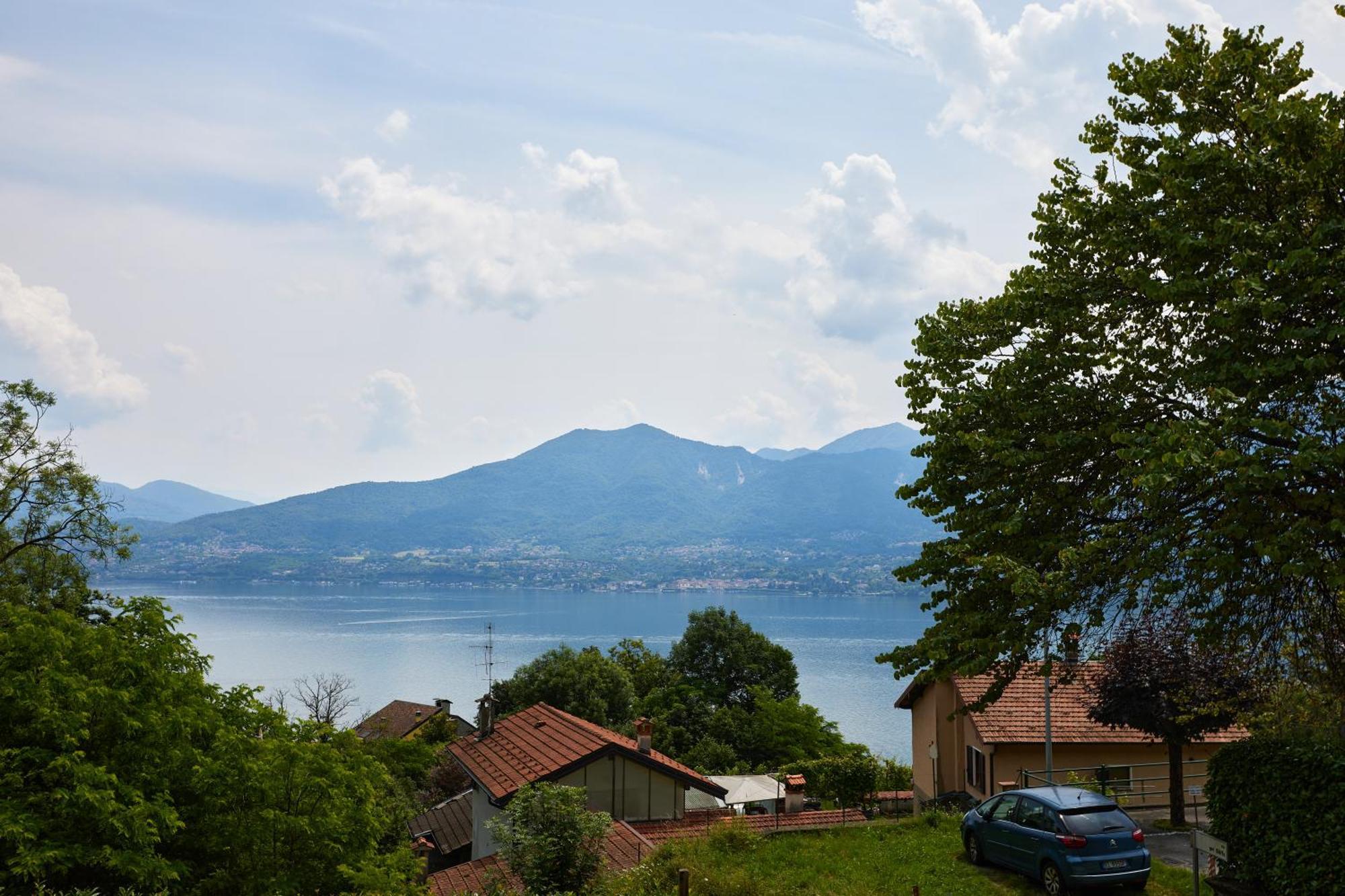 Villa Di Paese - Splendida Vista Lago Maggiore Oggebio Exterior foto